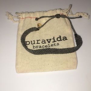 Pura Vida thick grey bracelet :)